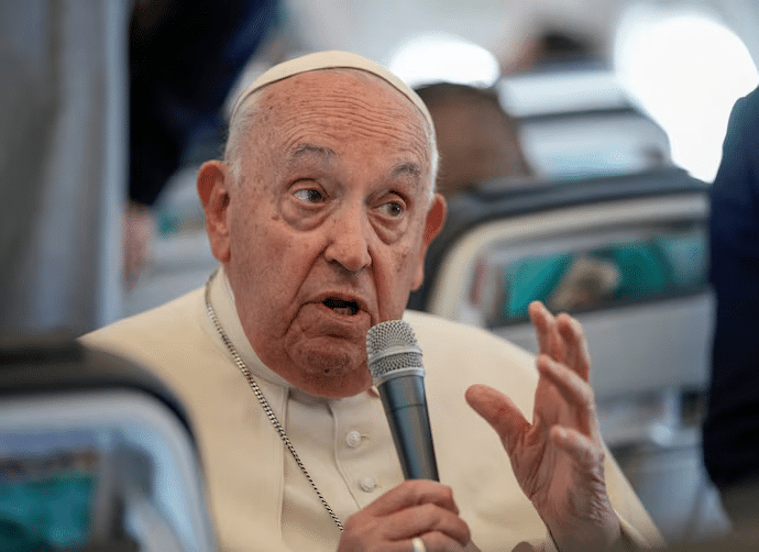 El Papa Francisco condena ataques que van "más allá de la moral"