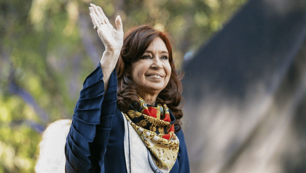Cristina Kirchner convocó a los jóvenes a participar de la marcha universitaria: "No es sólo por su presente, también es por su futuro"