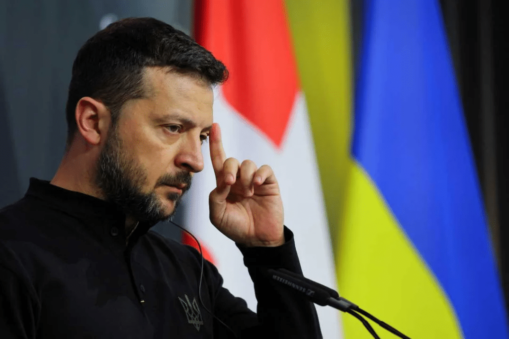 Zelensky propone extender ley marcial en Ucrania hasta febrero de 2025