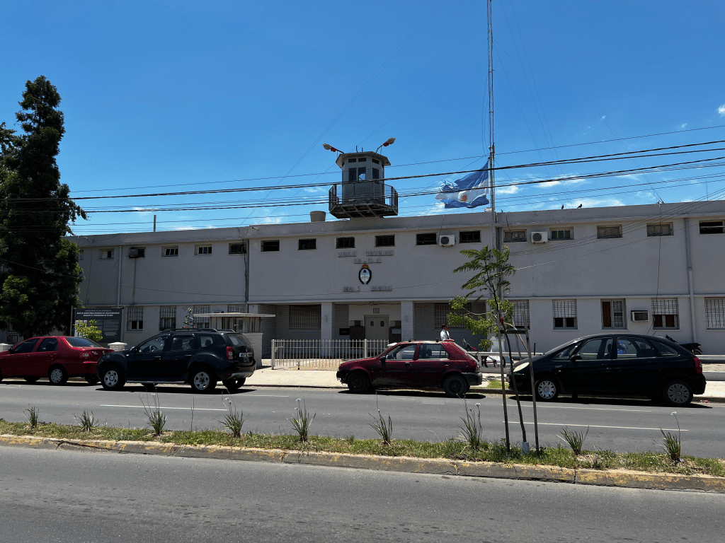 oficial UP3 San Nicolás atrincherado rehén