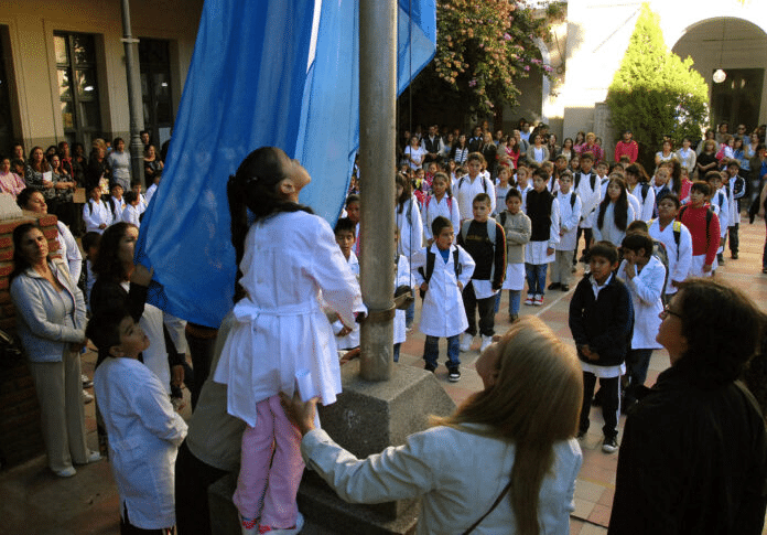 Calendario escolar 2025: todas las fechas de inicio, receso de invierno y cierre de clases por provincia