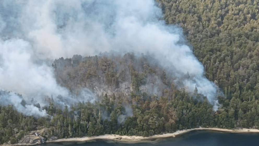 Parques Nacionales reveló cómo se inició el incendio en el Nahuel Huapi