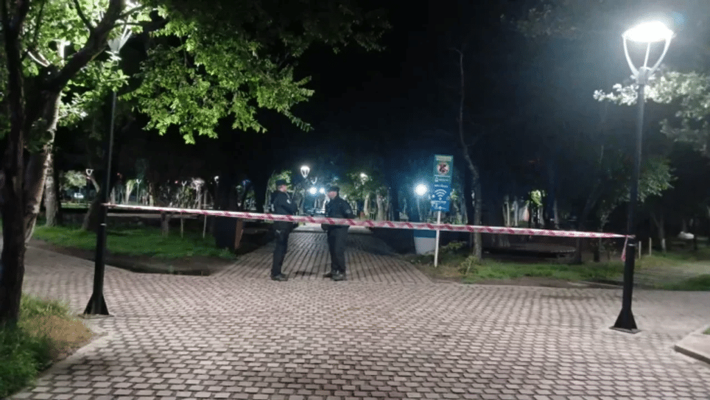 niño electrocutó plaza terapia Santa Cruz