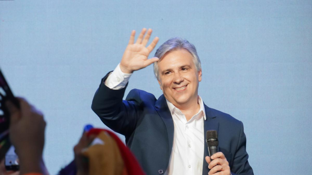 “Vamos a acompañar el acuerdo con el Fondo”, dijo el gobernador de Córdoba