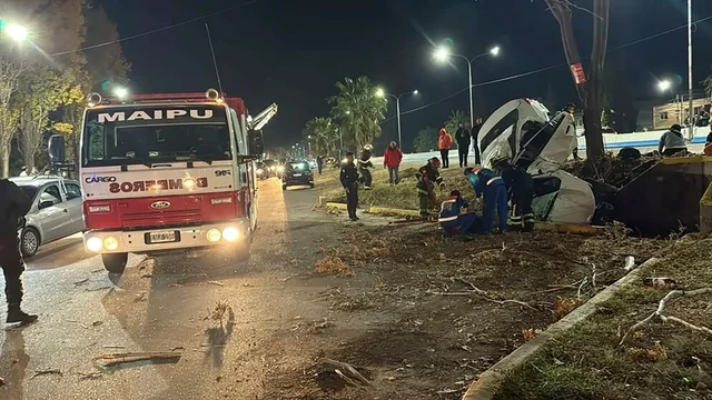 Conmoción en Mendoza: dos muertos y tres heridos graves en un accidente vial en la localidad de Maipú