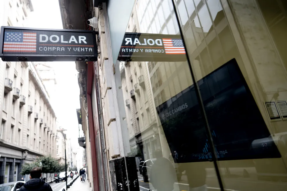 Dólar, Merval, tasas e inflación: la economía busca estabilidad tras las elecciones