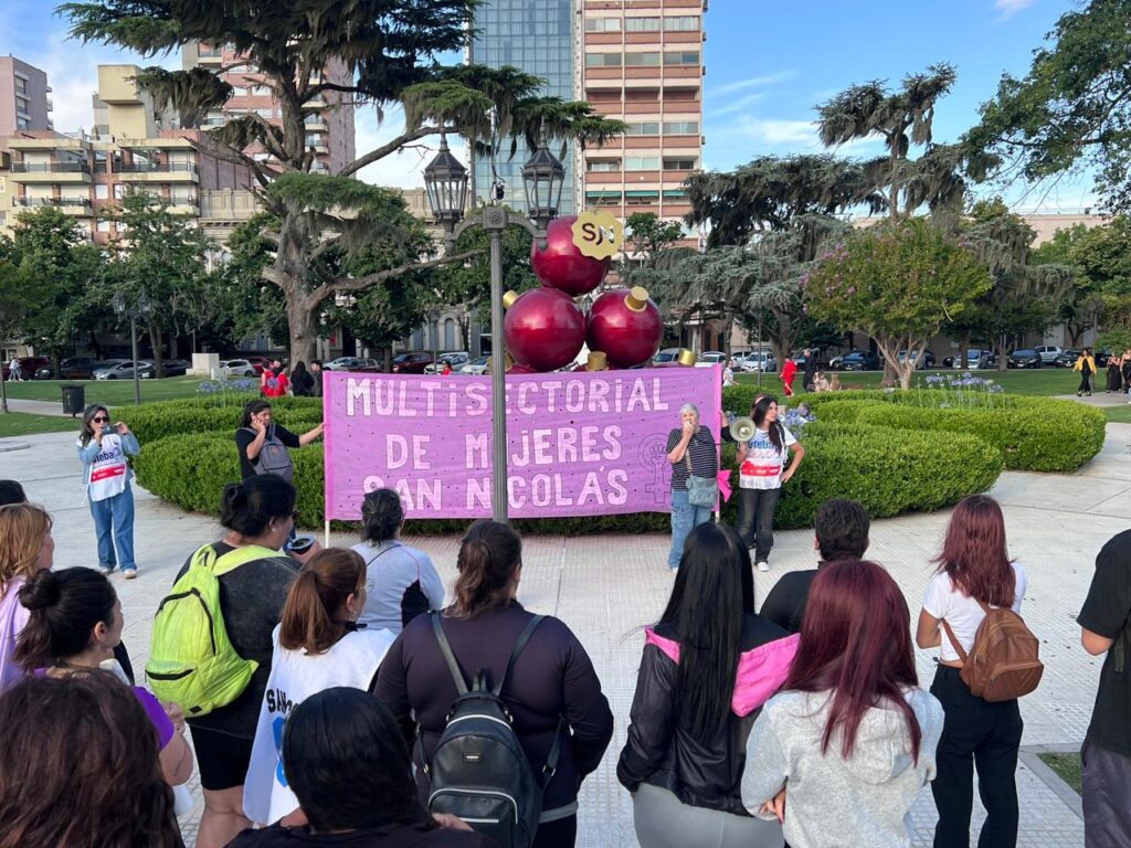La Multisectorial de Mujeres se manifestó contra la violencia de género