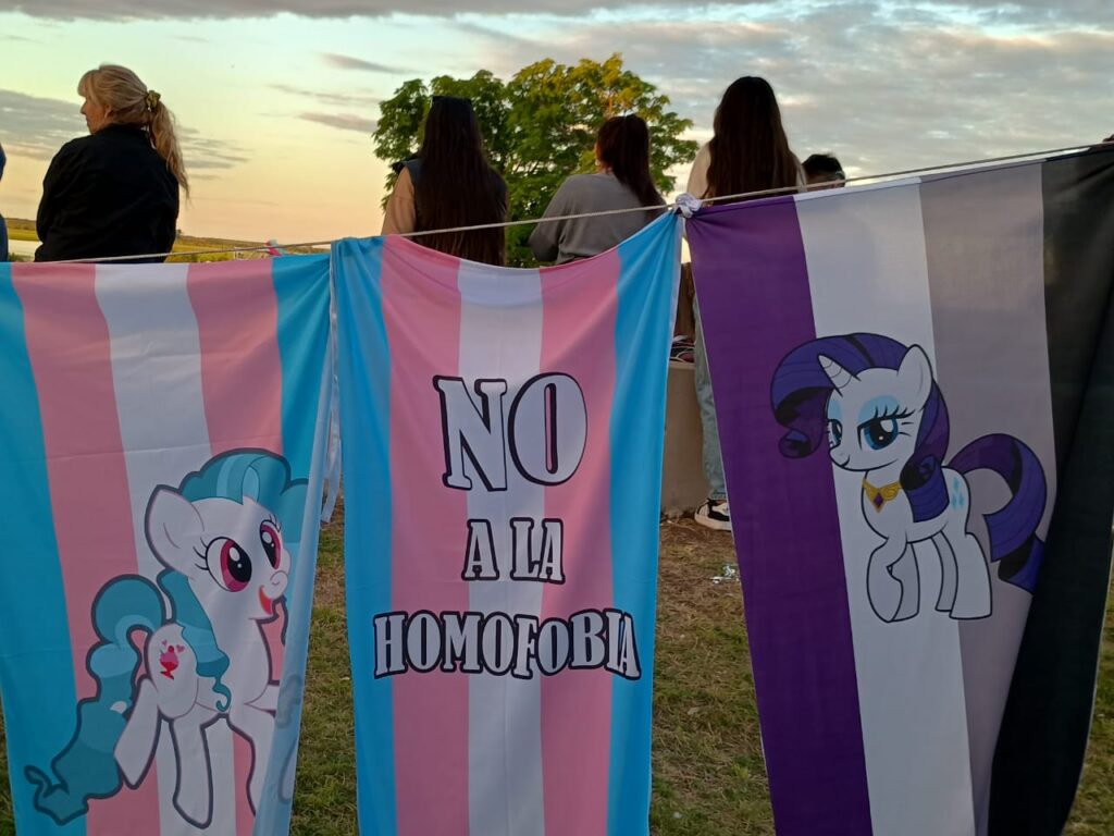 La VII Marcha del Orgullo recorrió las calles de San Nicolás con alegría y visibilizando demandas pendientes