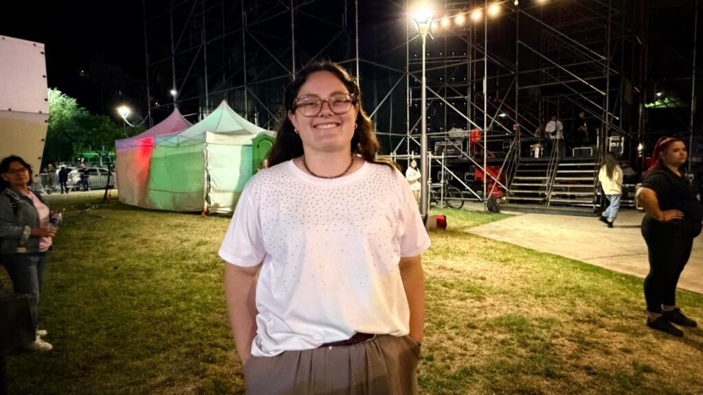 Wendy Roldán: "Hoy tuvimos una noche récord del Festival con un aproximado de veinte mil personas en el predio"