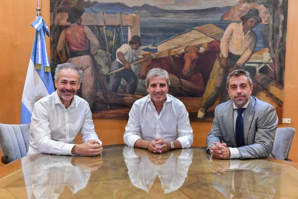 Cambios en el Ministerio de Economía: renunció el secretario de Finanzas y lo reemplazará Federico Furiase