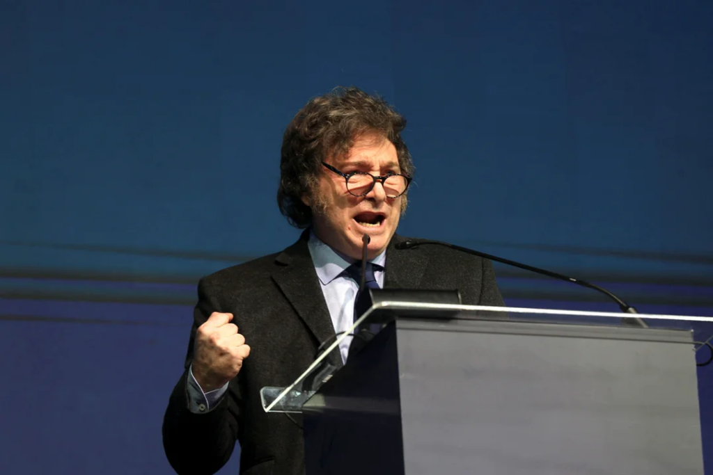 Los ocho cambios clave que impulsa el Gobierno en la reforma laboral y tensan la relación con los gremios