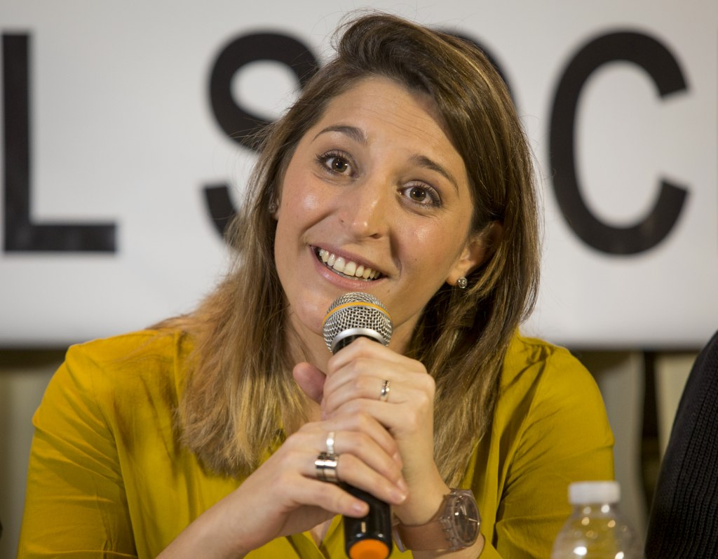 Castañeira repudia la quita de acreditaciones a periodistas en Casa Rosada
