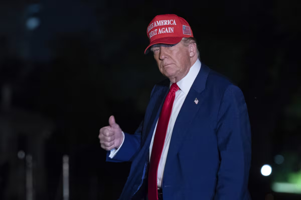 Donald Trump compró bonos por al menos 51 millones de dólares en marzo