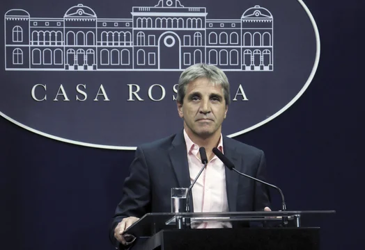 Sigue la absorción de pesos: el Gobierno renovó todos los vencimientos y consiguió US$700 millones