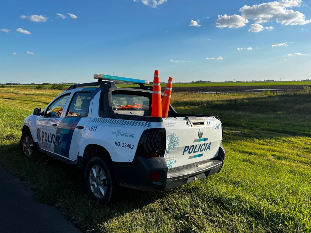 Dos delincuentes asaltaron a un camionero en Dámaso Valdés y Ruta 9: le pegaron en la nuca con un arma y le robaron $500.000